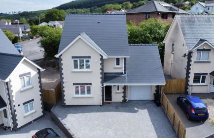 Home from home in Heolgerrig BPW - Photo 1