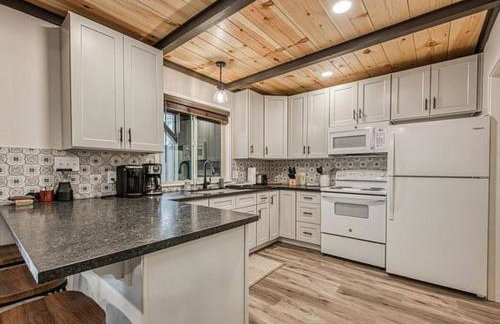 Elderberry Bluejay Location Goals Tub Time - Photo 61