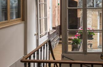 Suites Mana- Studio Art Ducal avec Terrasse sur l'arrière de la Place Ducale Parking inclus - Foto 19