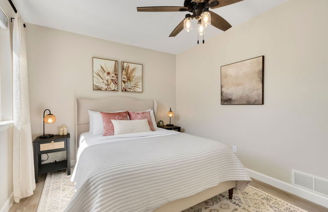 Downtown Windsor Home With Hot Tub & Pool Table - Foto 3