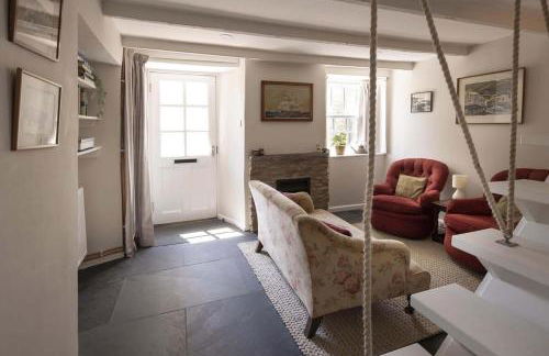 Gorgeous Cottage Parking Short Walk to Beach - Foto 10