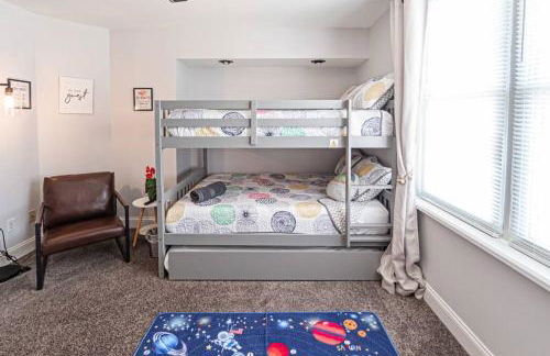 Glamorous Renovated Modern Home - Foto 22