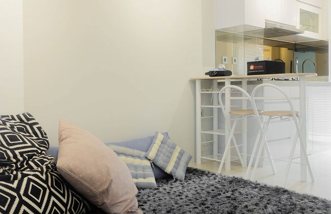 Stylish and Modern 2BR Bassura City Apartment - Photo 16