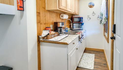 Riverfront Resort Cabin about 21 Mi to Crater Lake NP! - Foto 4