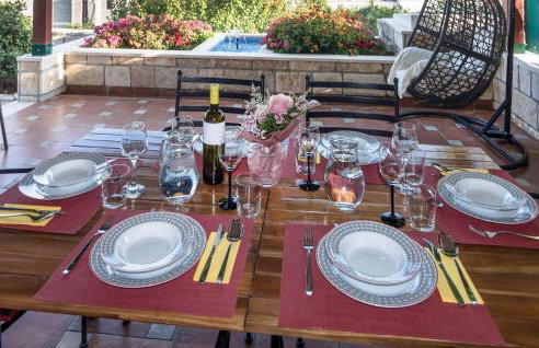 4 Bedroom Beautiful Home In Mravinci - Photo 18