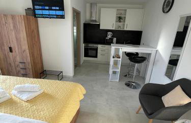 Modern Studio Apartment Iva with Balcony, Free Parking & Wi-Fi, Zadar - Foto 3