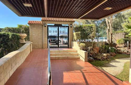 Espectacular apartamento junto al mar, con piscina en Málaga - Photo 32