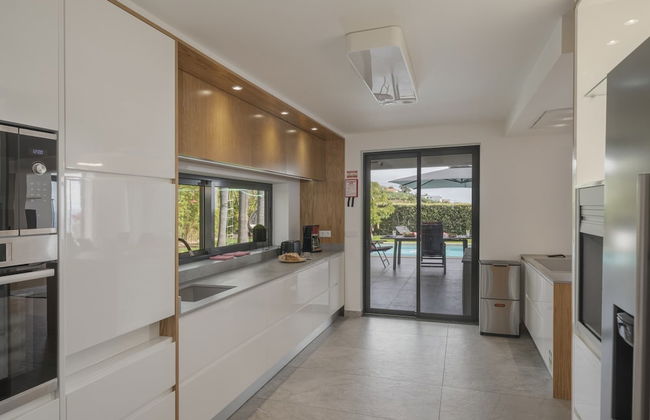 Pool, sun and sea View - Villa das Quebradas - Foto 17