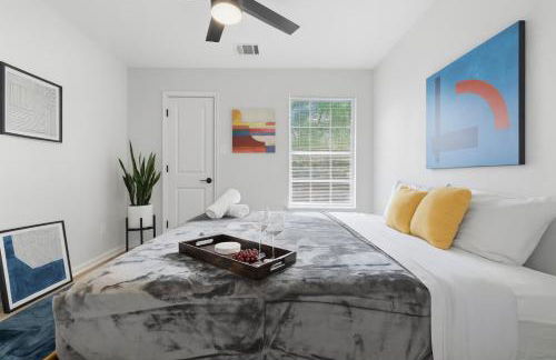 Walk to SXSW Venue, 2025 New Build Beauty at UT, Downtown, King Beds - Foto 1