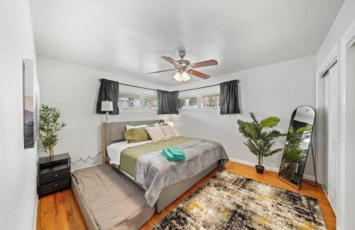 Comfort, Fun, & Charming - 5BR Oasis with Pool - Foto 8