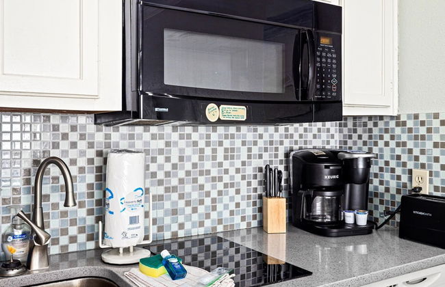 Charming Waterfront Condo - Foto 13