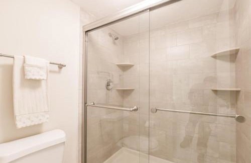 1055-506 5th Floor Coastal Escape - Foto 15