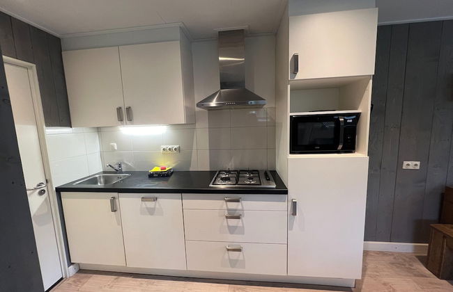 Family Bungalow by the Fen - Photo 9