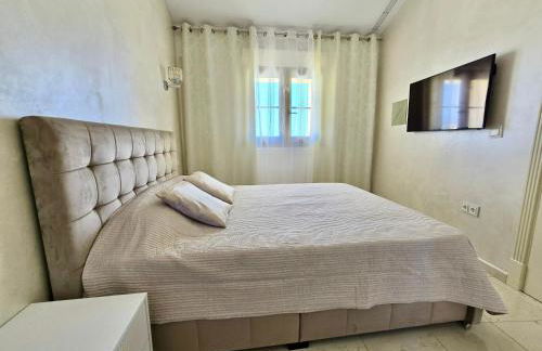 VILLA GADEA Luxury Penthouse - Photo 43