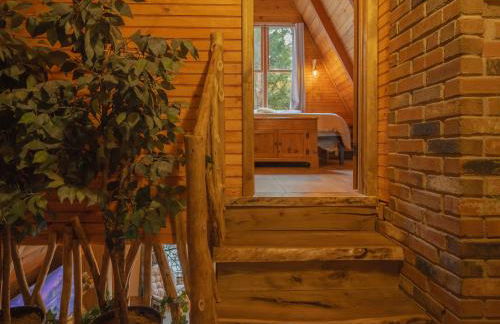 Enchanting River- Water Front A-Frame Cabin - Foto 13