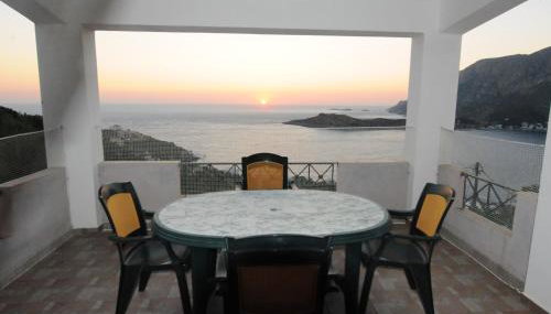 Comfortable house in Mirties with terrace and parking - Foto 1