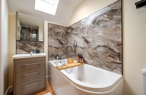 5-Bed Holiday Home with Hot Tub near Shrewsbury - Foto 55