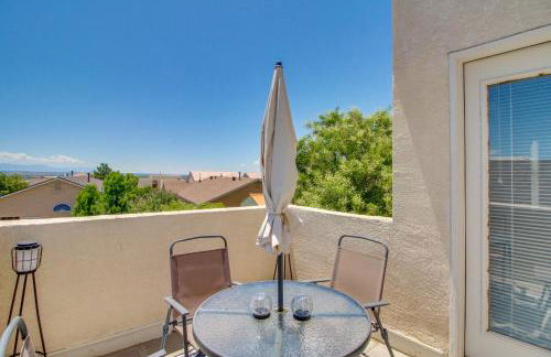 Explore ABQ and Rancho Rio Family Home with Patios! - Foto 2