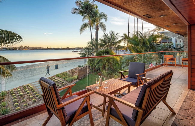 Endless Summer by Avantstay Serene Beachfront Escape w/ Sunset Views! - Photo 24