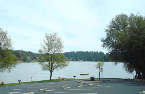 New Luxury 5BR Cabin in Pine Mountain Lake! 1 Minute to Beach! Massage Chair! Close to Yosemite! Perfect for Retreats and Escapes All Seasons! - Foto 16