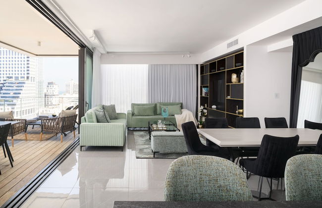 Luxury with Terrace & Sea View by FeelHome - Photo 12