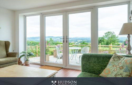 Modern Snitton Cottage & Gardens - Photo 7