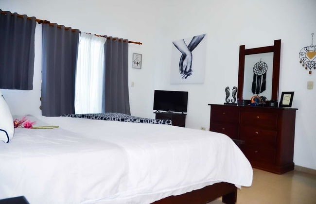 2 Minutes Walk to Beach Huge 3 bdrm Condo with Pool - Photo 11