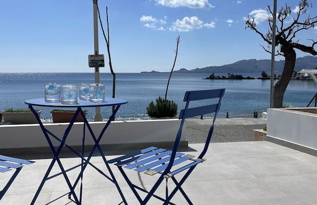 Charaki Escape Chic Seafront Studio - Foto 5