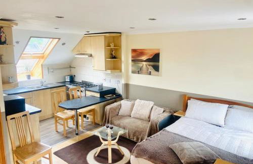 Quaint studio flat in Harrow - Photo 1