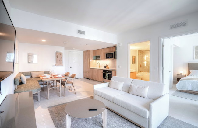 Apartment in New Luxury Condo in Downtown - Photo 13