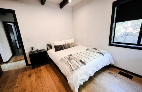 Cedar Haus Modern Family Haven w Game Room Hot Tub EV Charger Fully Fenced Yard Dogs OK - Foto 48