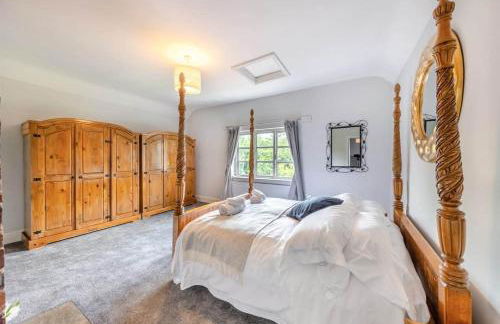 Luxury Country Escape with Hot Tub perfect for Friends and Families - Photo 12