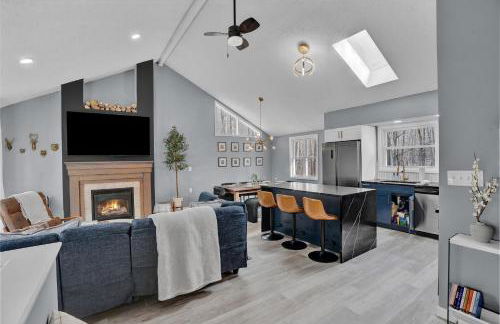 Pocono Blue with Paddleboards, Spa, Indoor Jacuzzi, GameRoom, Lake, EV - Foto 7