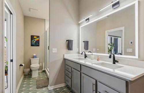 Family Fun Near Cedar Point - Rooftop Lake Views - Photo 35