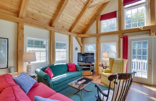 Frye Island Family Cabin with Lake and Beach Access! - Foto 5