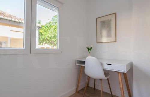 Peaceful & bright apartment with patio - Center - Foto 24