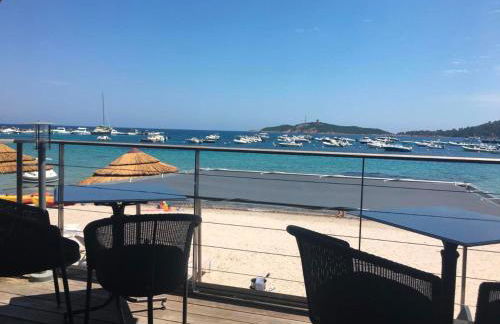 La corse les pieds dans l'eau - Foto 1