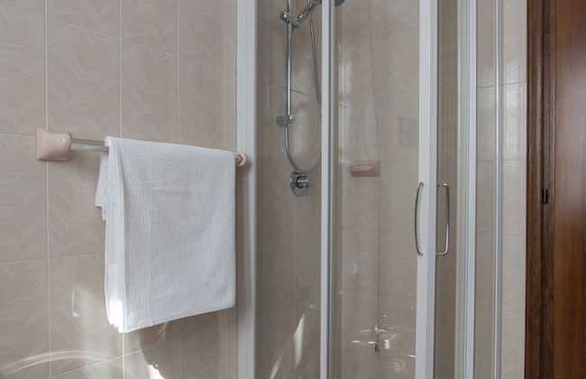 Spacious Villa Over two Floors, Amazing View and Private Garden for 9 Guests - Photo 17