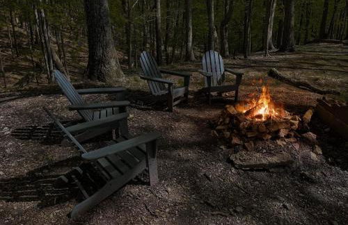 Cozy cabin w hot tub, deck & BBQ - Foto 6