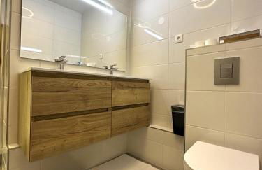 ARENA Center Town - Photo 9