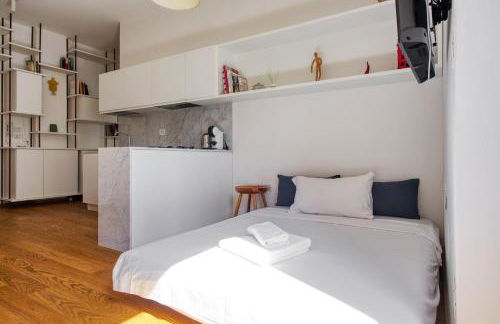 Just Urban Stays - Bilocale con Spazio Esterno - 10 min Duomo in tram - Foto 9