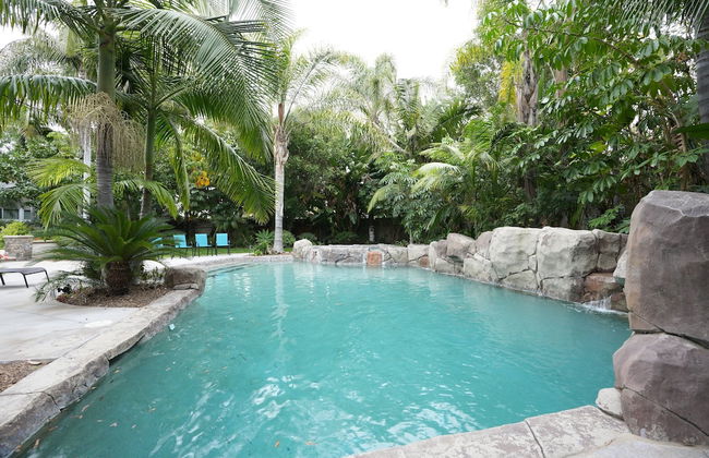 Incredible Estate 5 Bedrooms 3 Bathroom W/resort Style Rock Pool & Jacuzzi - Photo 32