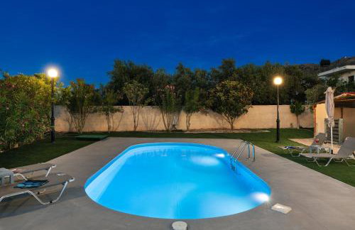 Garden House with Pool, 10min to center - Foto 44