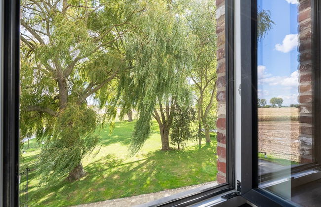 Peaceful Villa With Pond - Photo 39