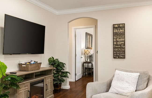 Prescott Family Friendly 3 Bedroom w Large Yard - Photo 9