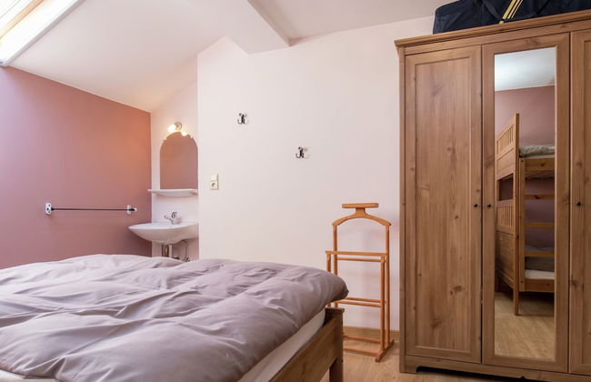 Cushy Holiday Home With Fenced Garden - Photo 7