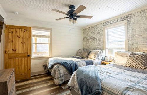 Riverside Relaxer w/Hot Tub+Fire Pit +Wifi & view - Foto 19