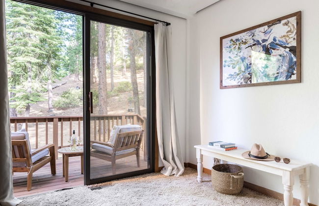 Wolfe by Avantstay 5mins Northstar! w/ Hot Tub, Fireplace, 2 Private Decks! - Foto 14