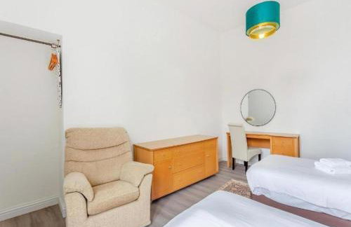 Family - Central - Parking - Wifi - Sleeps 4 - Foto 6