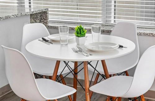 Bright Downtown 1BR l Free Parking l Fast Wi-Fi - Foto 17